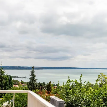Hillside Balatonalmadi