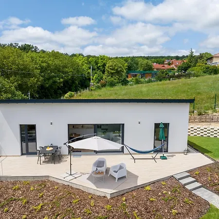 Hillside Holiday home *