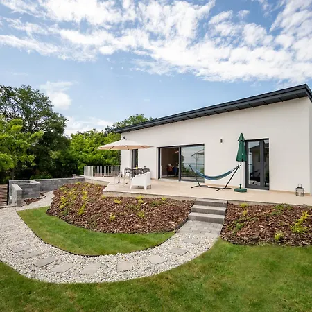 Hillside Holiday home *